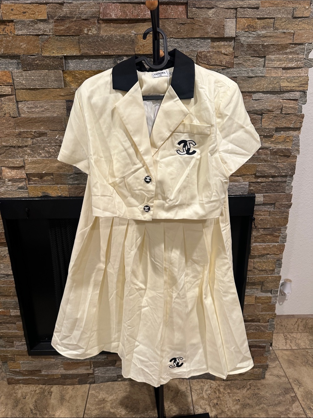 Women’s in Cream & Black set size XL